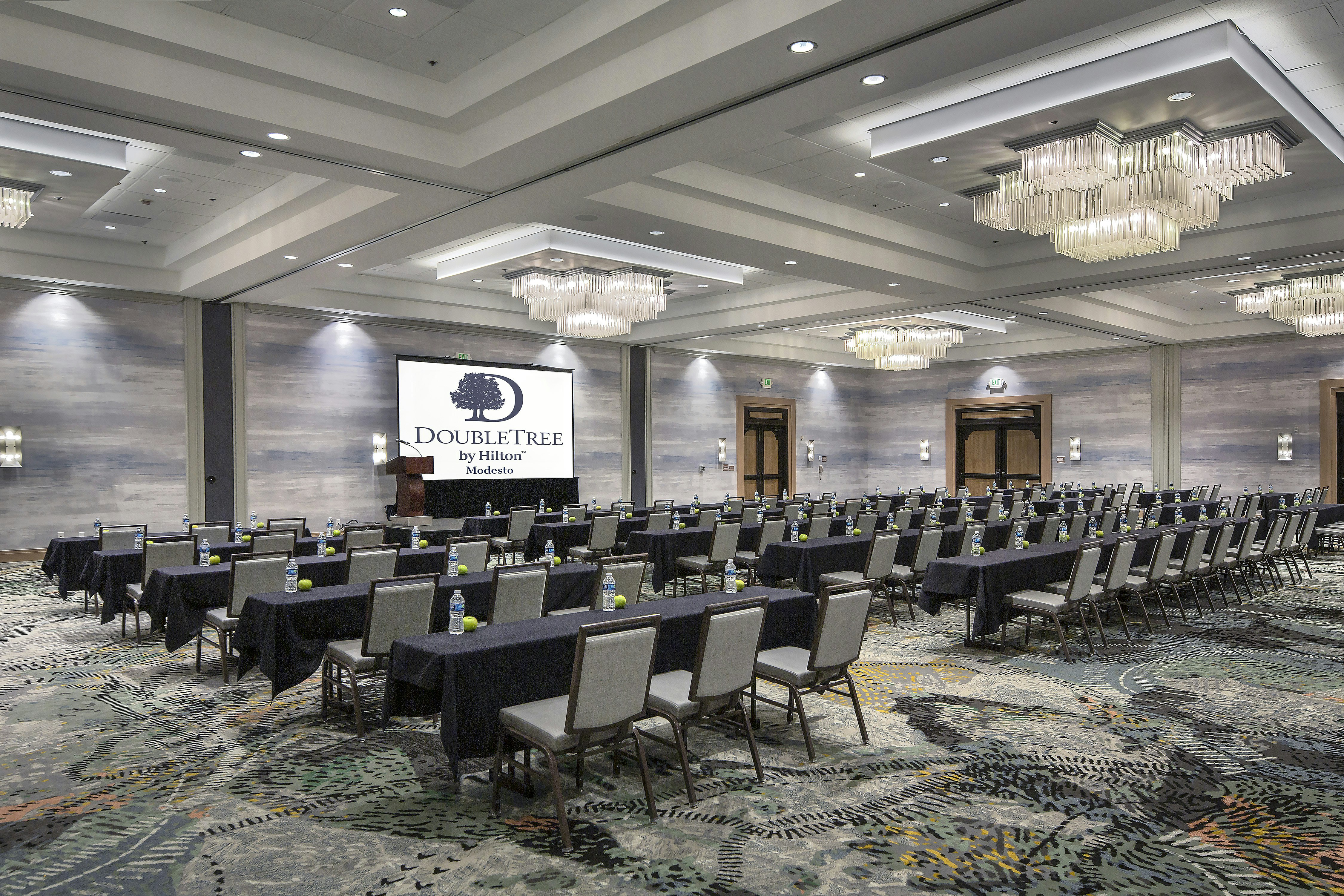 DoubleTree by Hilton Hotel Modesto 50/56