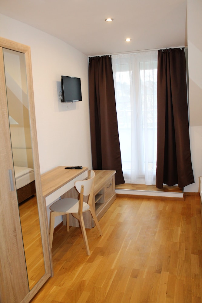 Hotel Stern 20/50