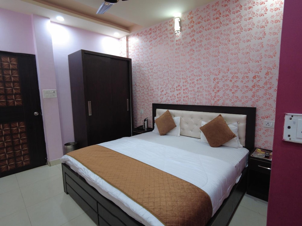 Hotel Devbhoomi Inn 19/40