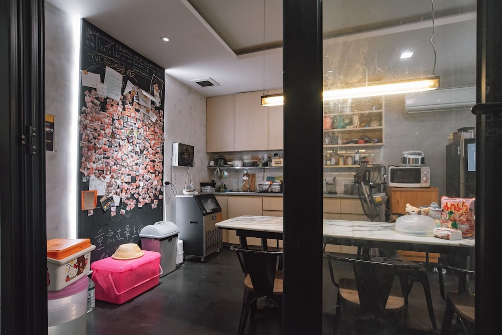 Cazz Hostel 40/50