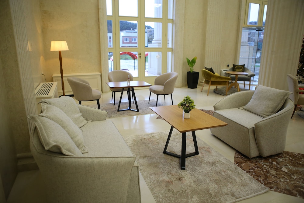 Hotel Colombo Berat 30/50