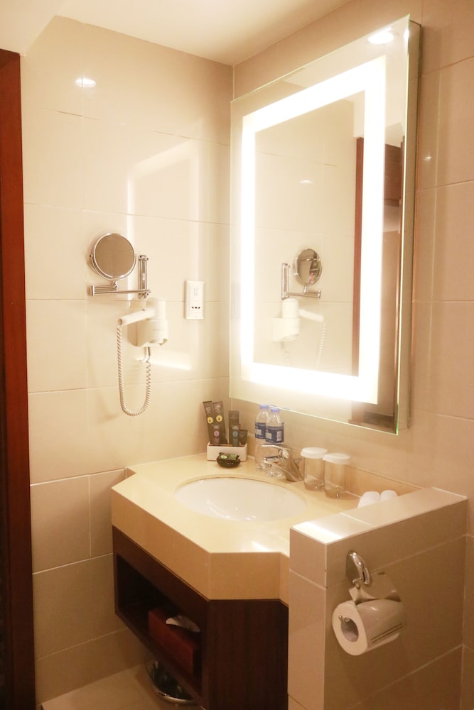 Novotel Shanghai Atlantis 33/68