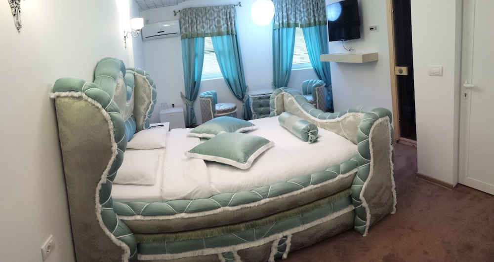 Bali Colosseum Hotel 11/50