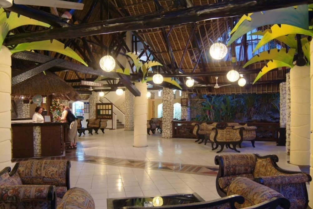 Bamburi Beach Hotel 10/74