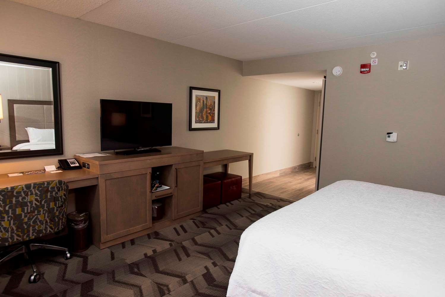 Hampton Inn & Suites by Hilton Thunder Bay 45/49