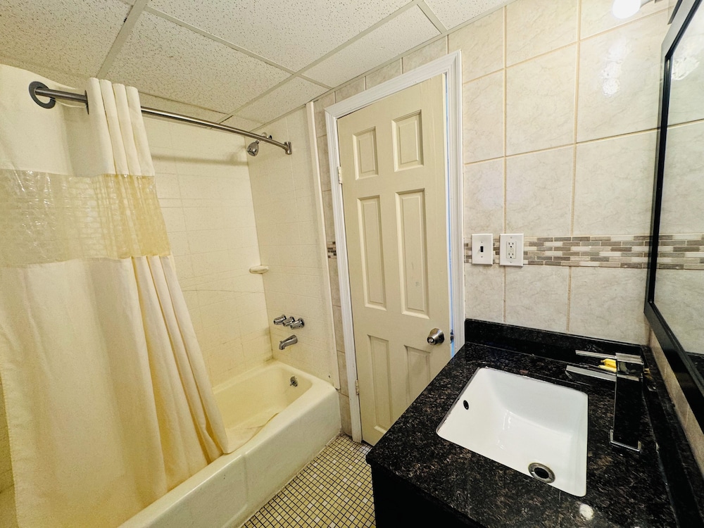 Skyview Manor Motel 54/54