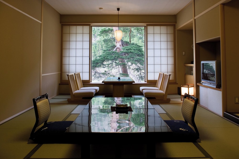 Shogawa Onsen Furyu Midou Zashiki Yumetsuzuri 25/32