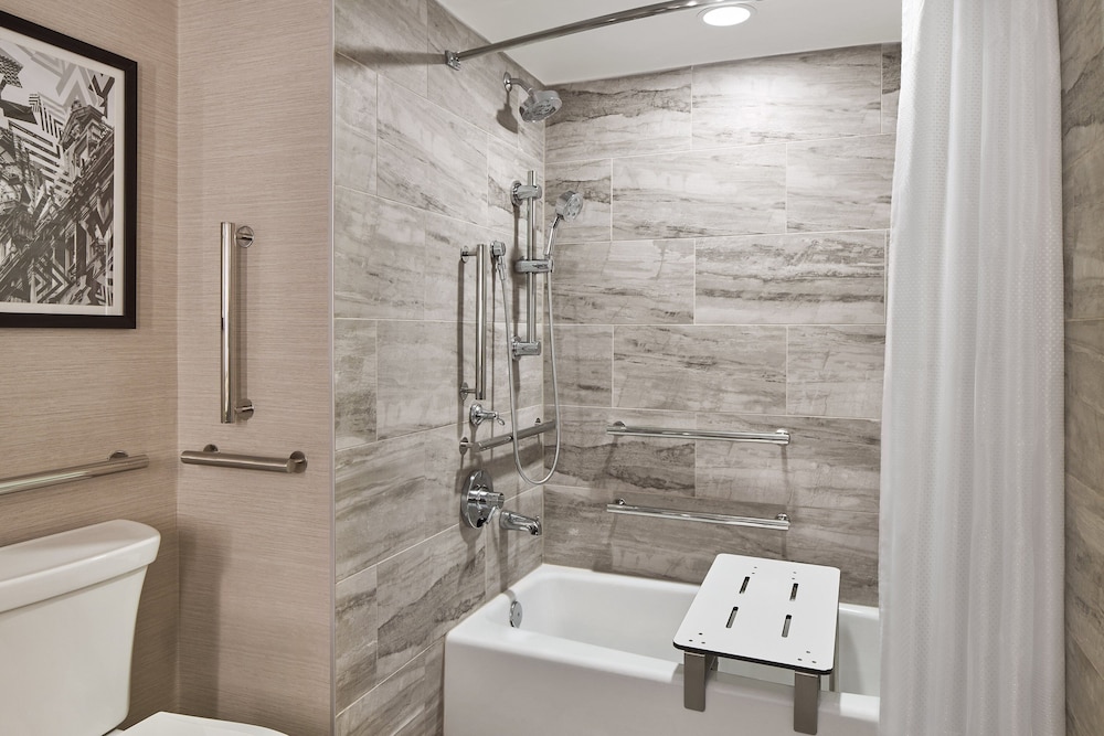 Sheraton Richmond Airport Hotel 8/54