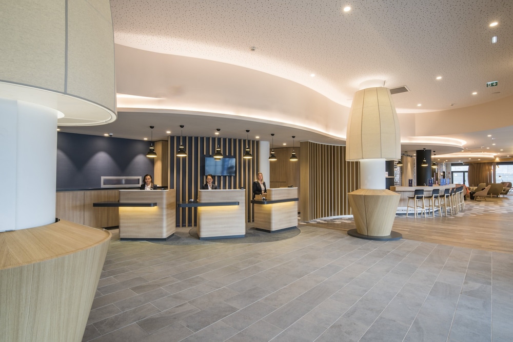 HOLIDAY INN EXPRESS PARIS - CDG AIRPORT 4/70