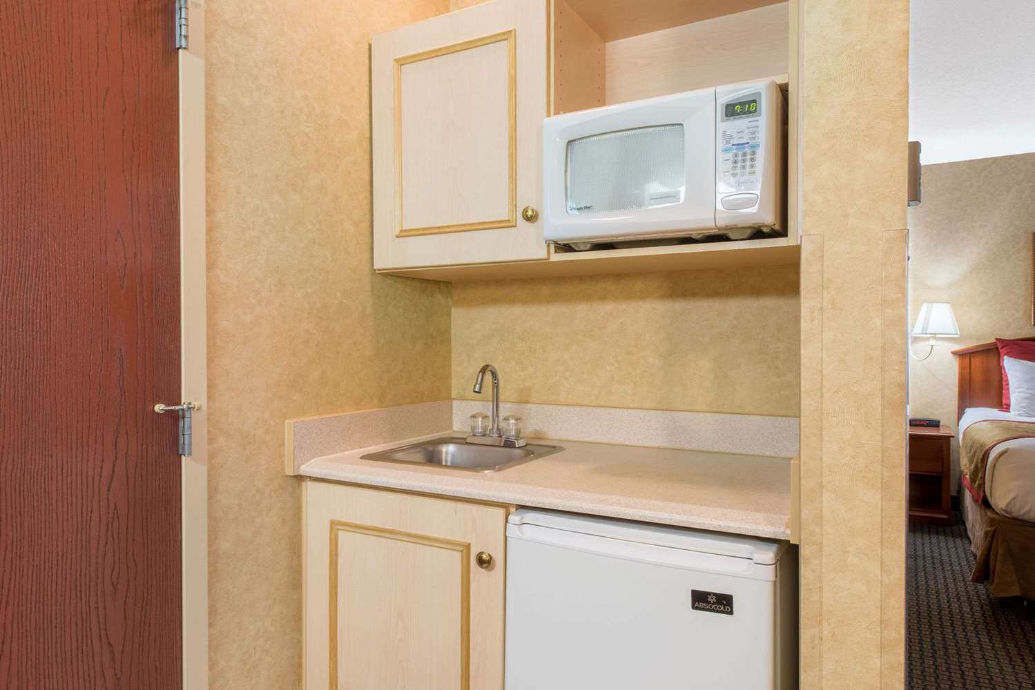 Lancaster Suites 35/37