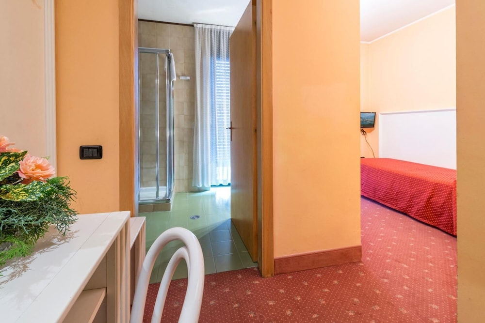 HOTEL BAVARIA 25/30