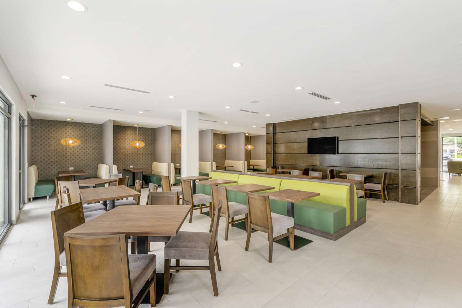 Best Western Plus Winter Haven Inn & Suites 8/12