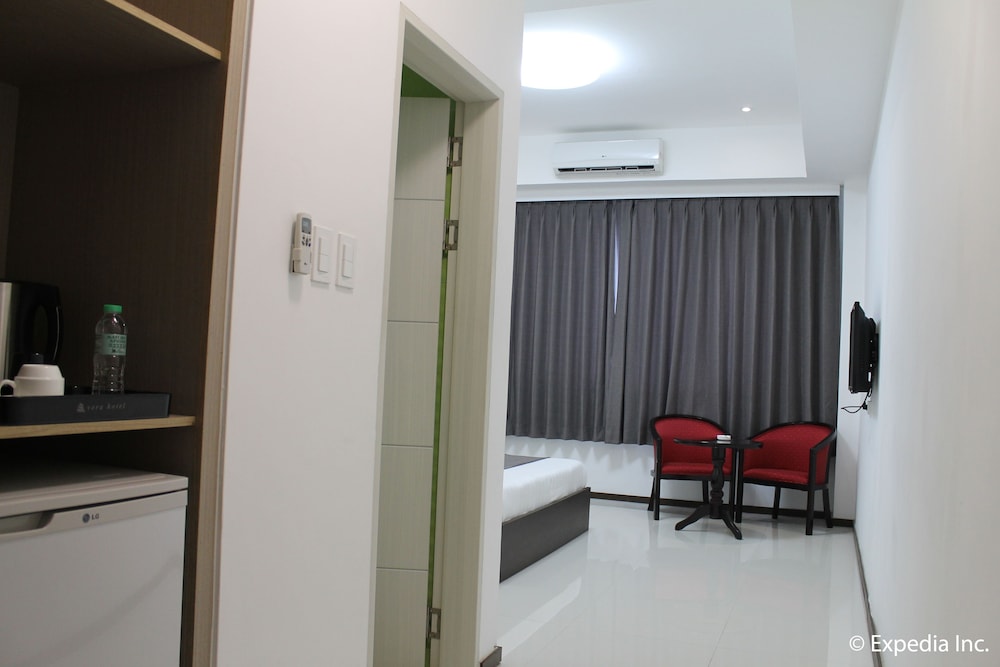 Townhouse Oak Vera Hotel Near Clark International Airport 47/57