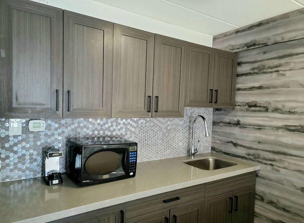 Best Western Parkway Hotel Toronto North 8/32