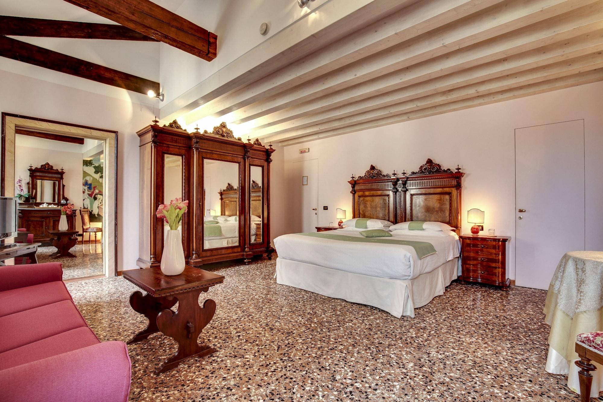 Family Suite, Junior Suite