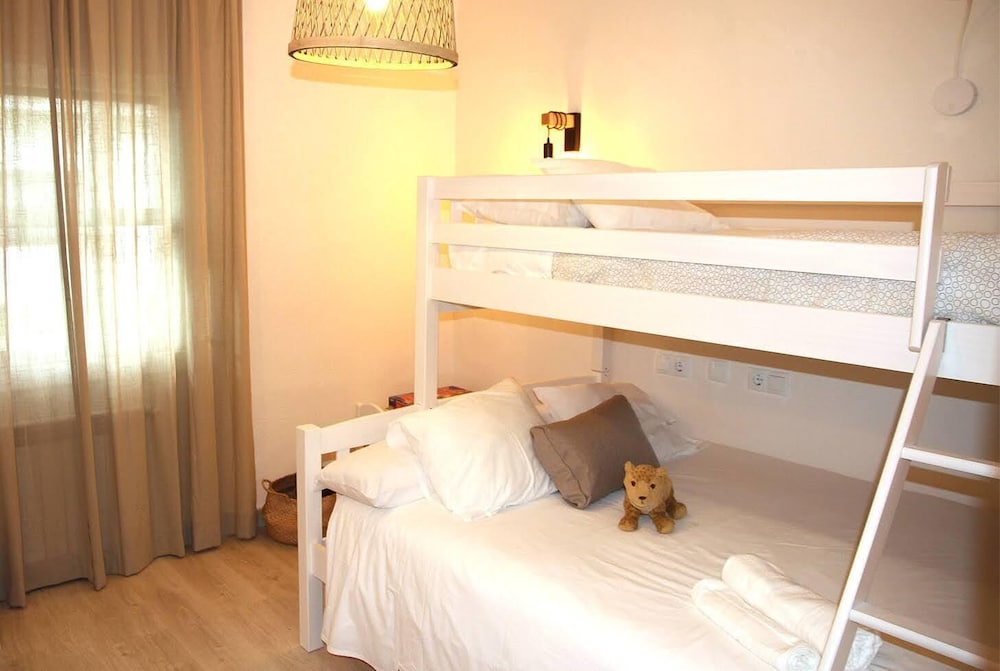 4 Bedrooms, Deluxe, House, Twin Beds, 2 King Beds