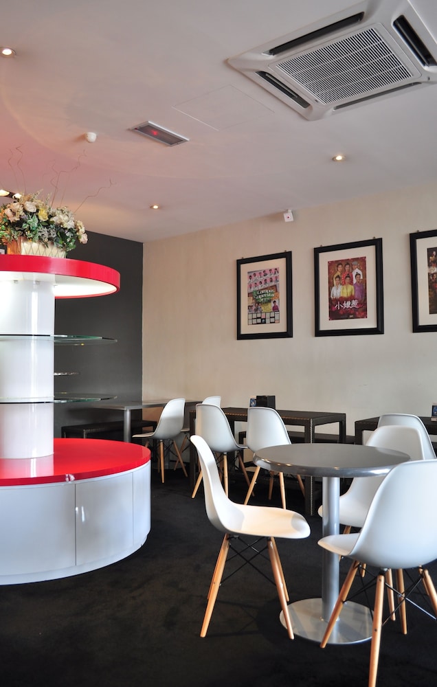 Zoom Inn Boutique Hotel 50/62