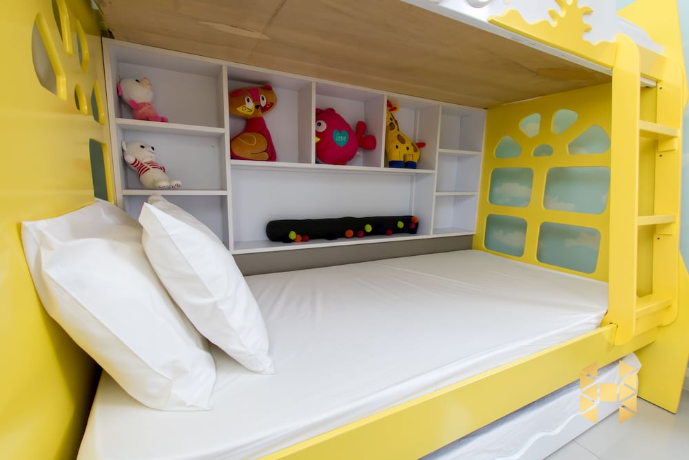 D Pristine Family Suite By Holi 9/29