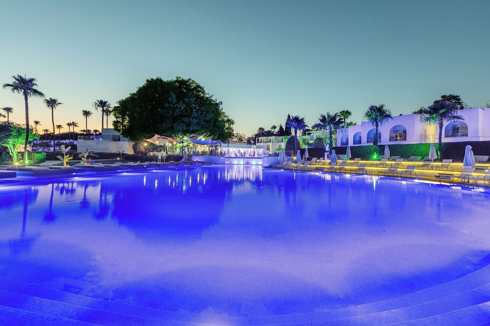 So White Club Resort 33/55
