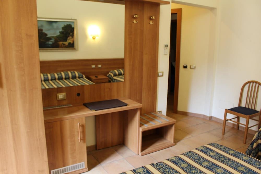 Hotel Bolognese 24/32