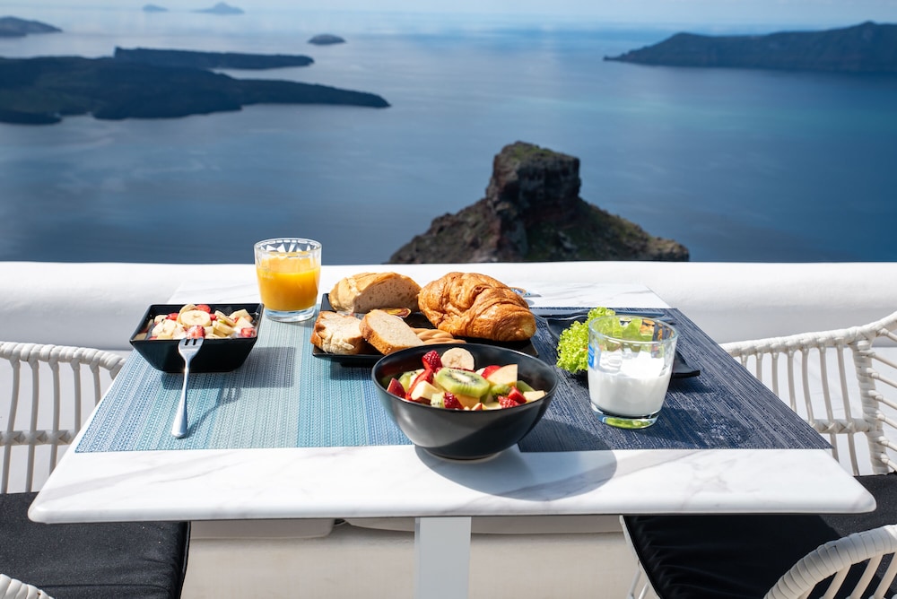Heavens Edge Cliffside Villas & Suites 30/50