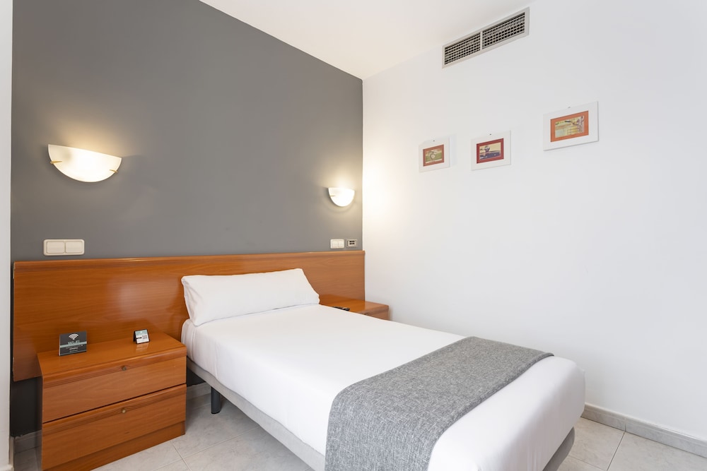 Hotel Maria de Molina 19/50