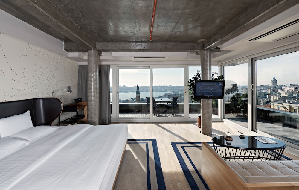 Witt Hotel 15/56