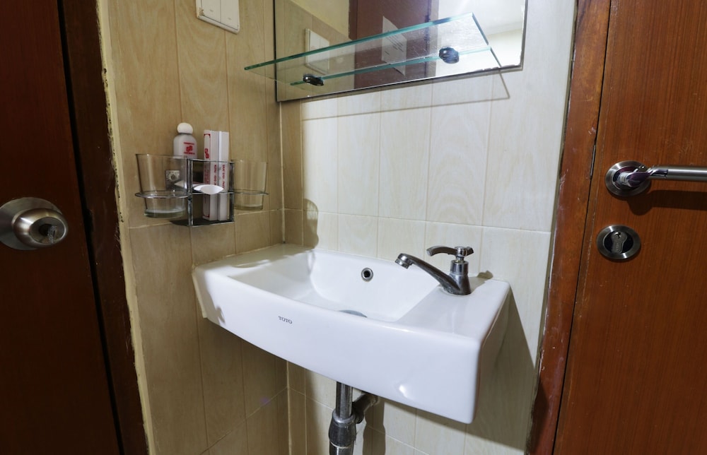 58 Guesthouse Tangerang by ZUZU 12/19