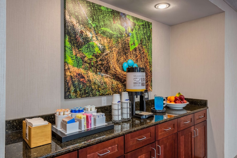 Hampton Inn & Suites Hopkinsville 30/45