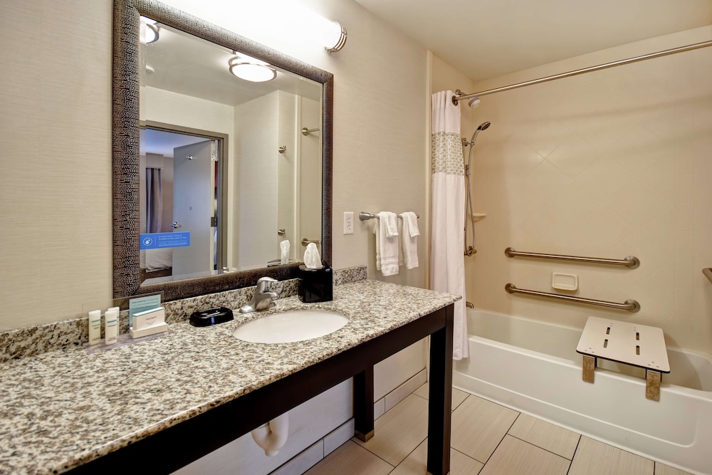 Hampton Inn Middletown OH 15/48