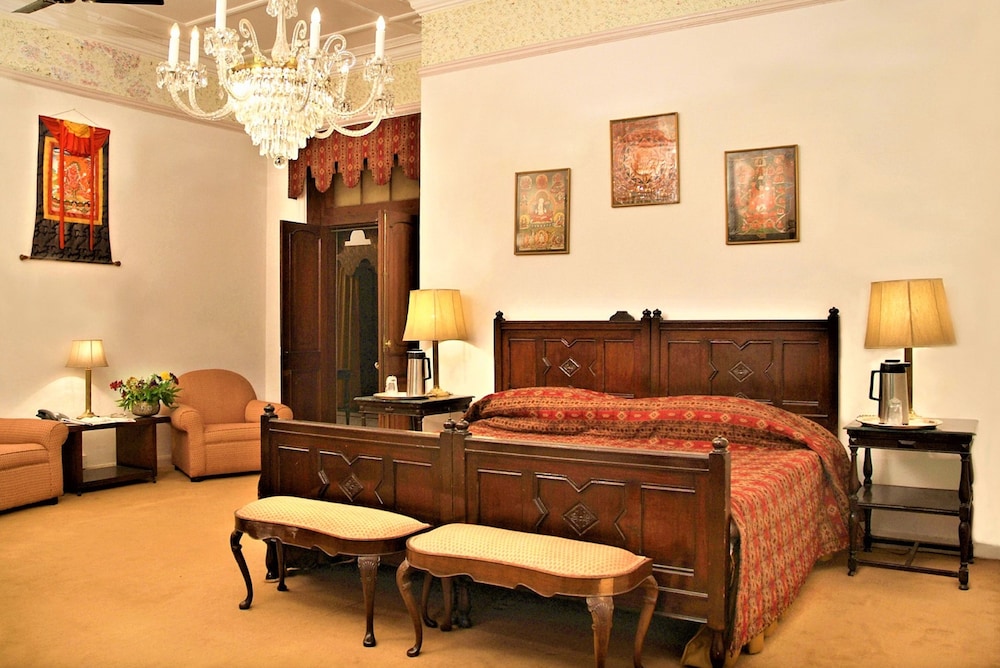Welcomheritage Taragarh Palace 32/50