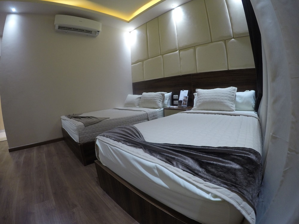 Grand City Hotel 13/25