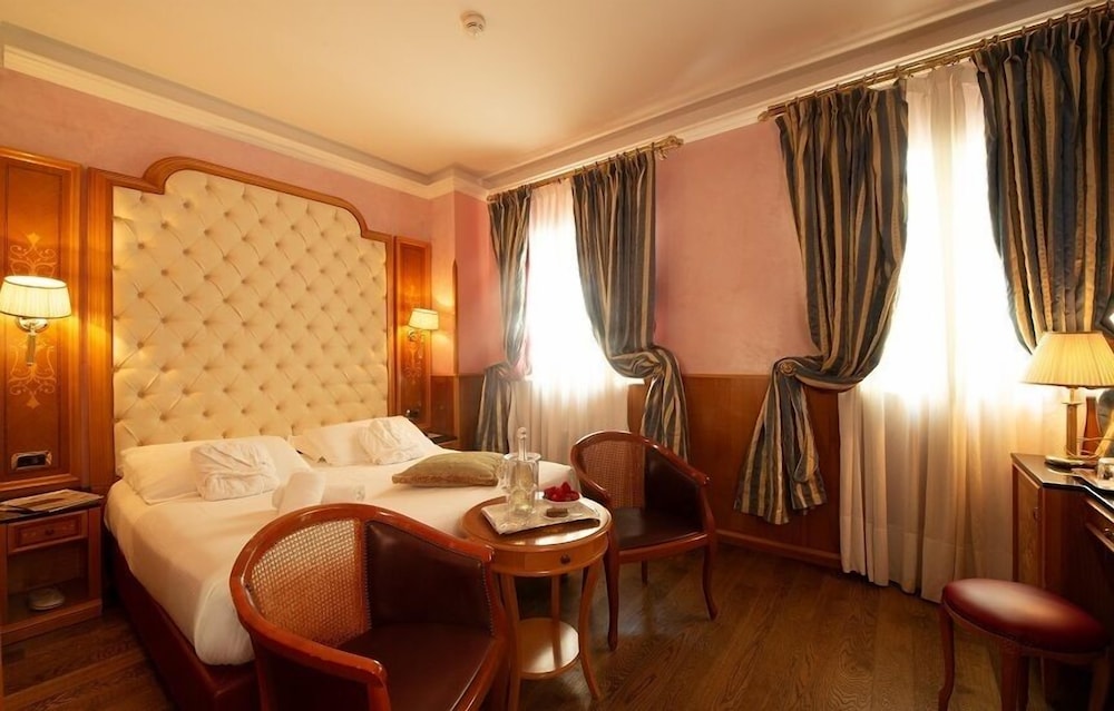 Hotel Vittoria 11/50