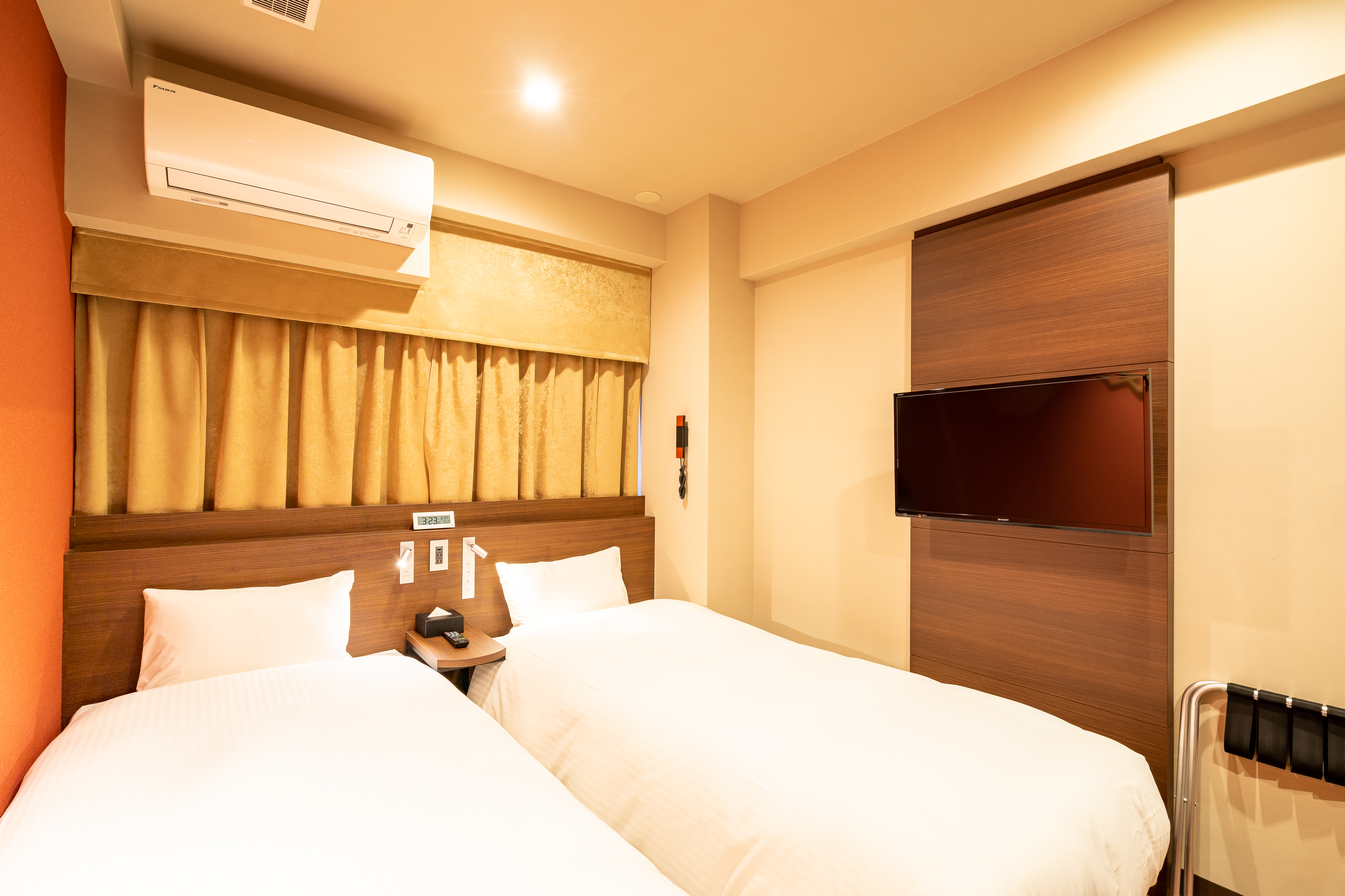 Room, Twin Beds, Unit Bath