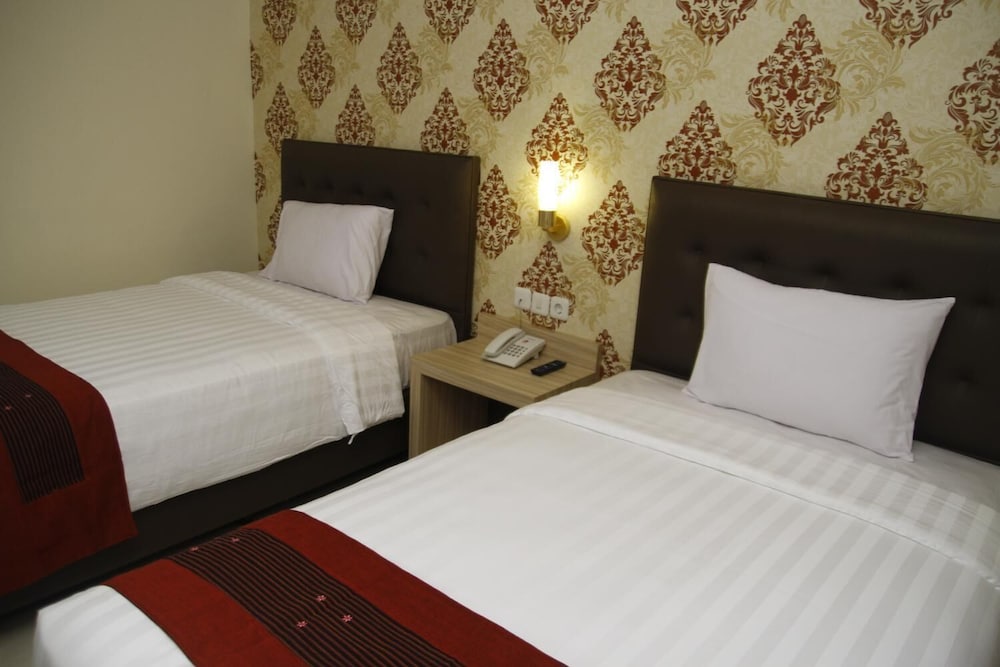 Hersya Front One Inn Surabaya 13/29