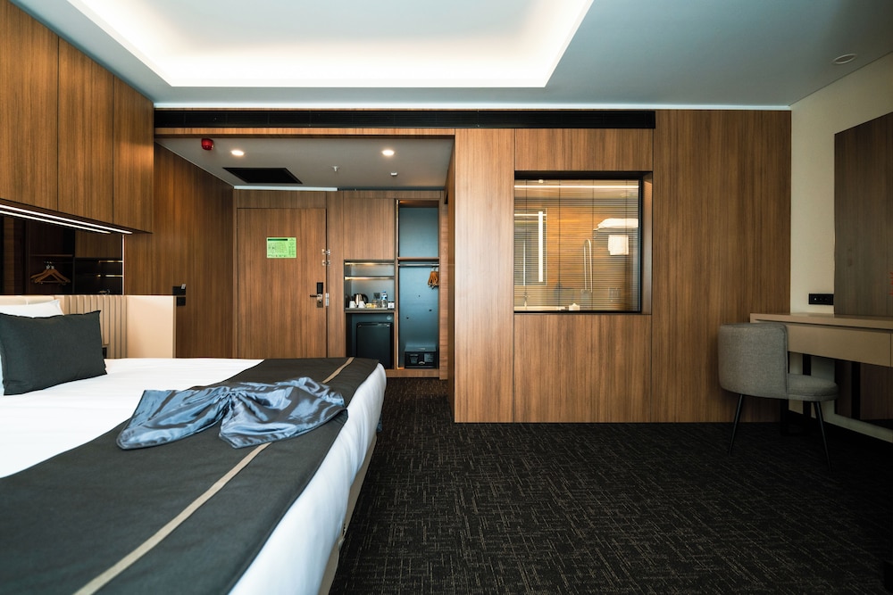 Room, Accessible