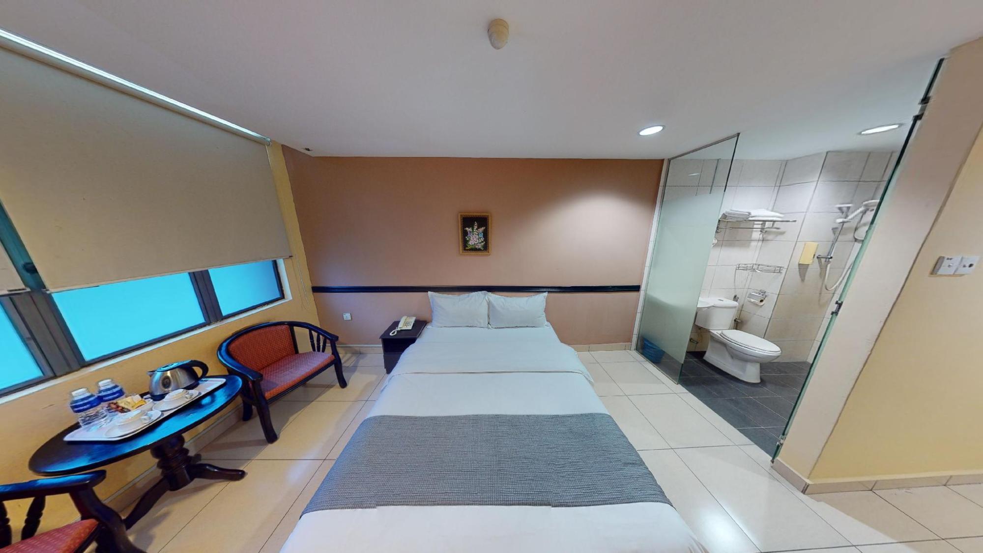 Twin Hotel 22/50