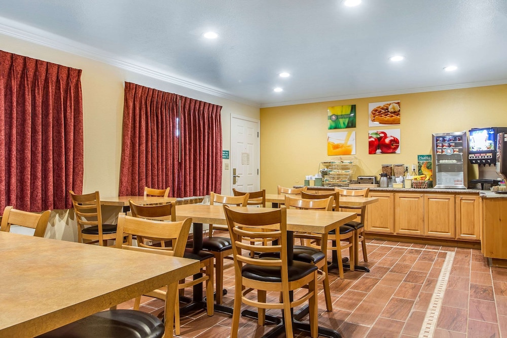 Quality Inn & Suites Gilroy CA 38/47