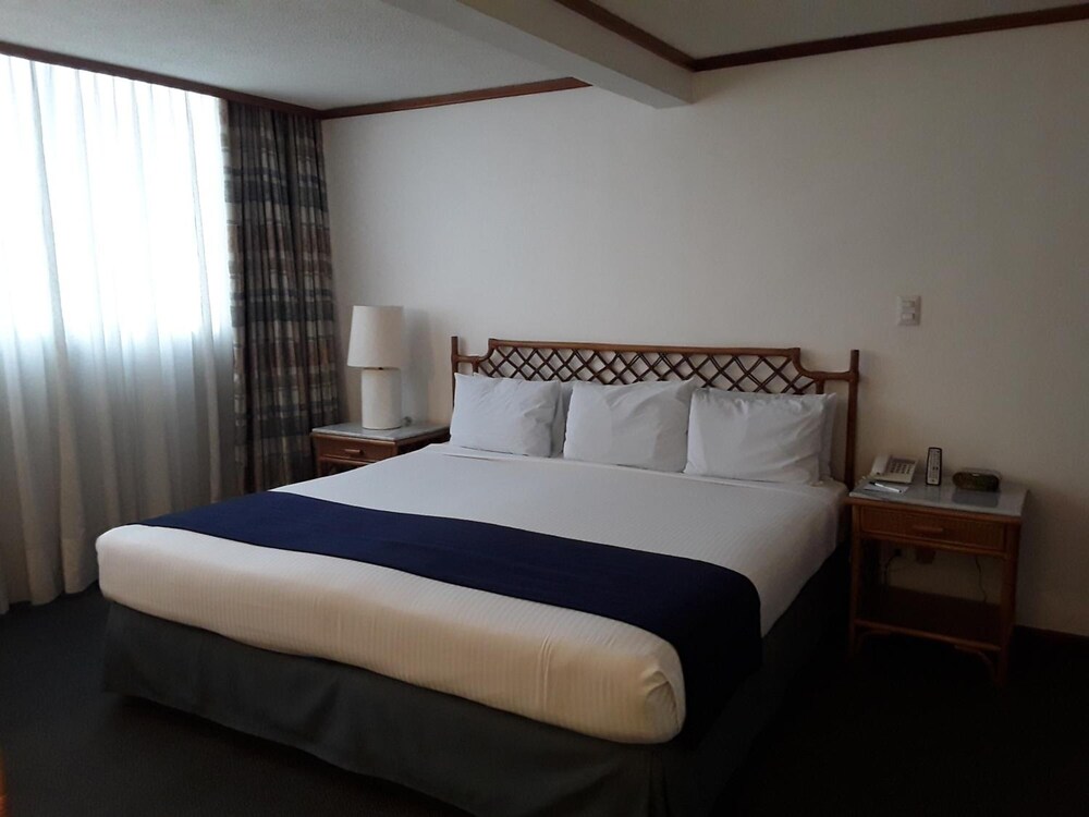 Bristol Hotel 23/62