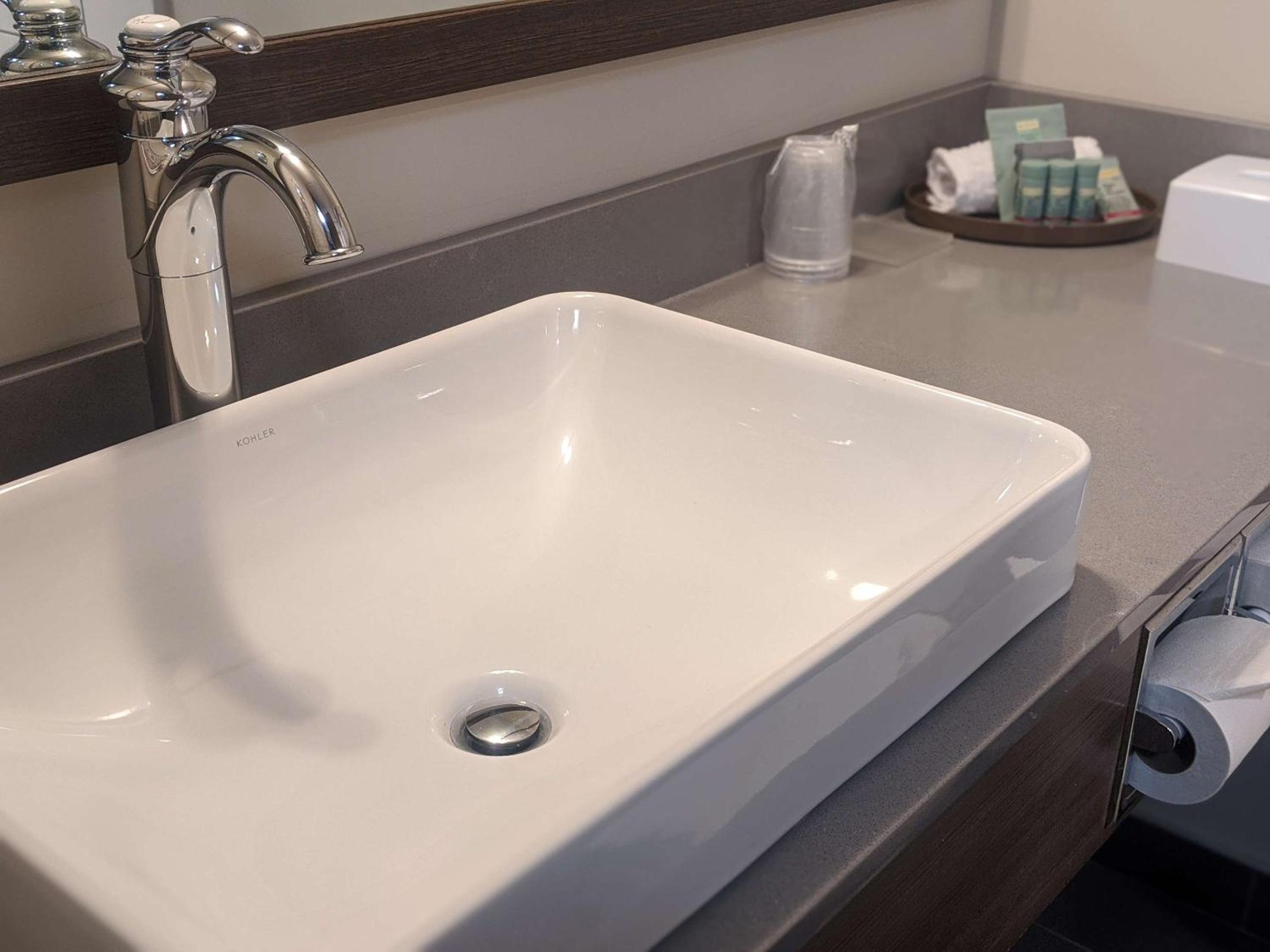 جناح بسرير كوين مع أريكة، Best Western Gold Rush Inn 6/7