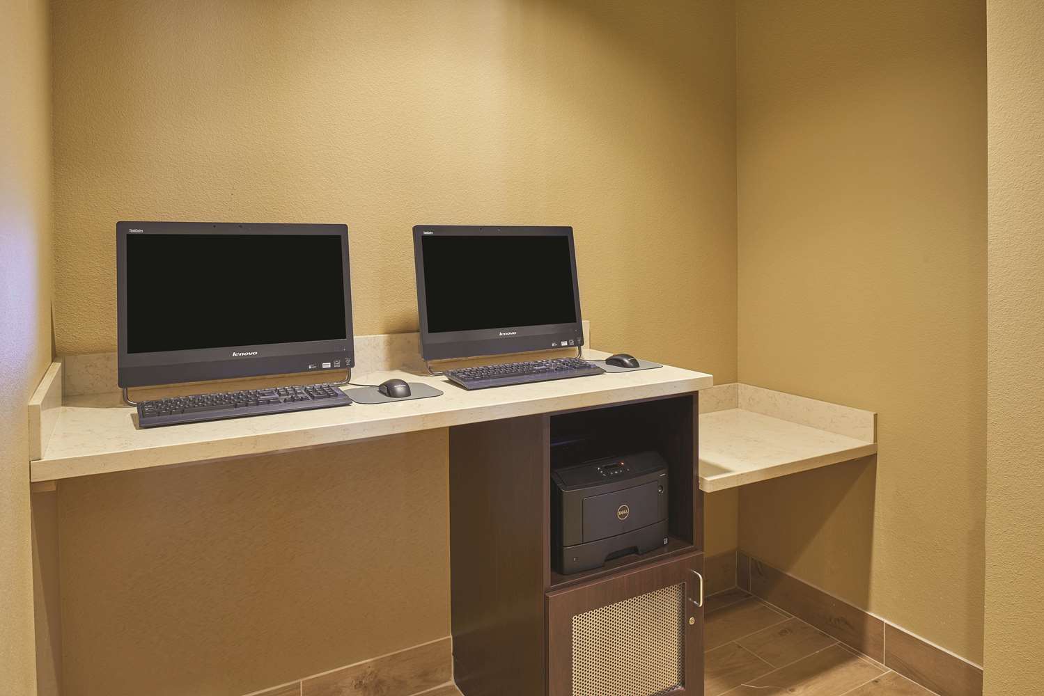 La Quinta Inn And Suites Carlsbad 48/59