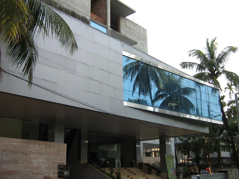 Nirvana Inn 3/50