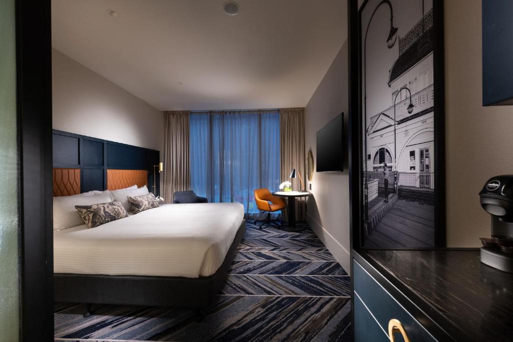 Deluxe, Double Bed