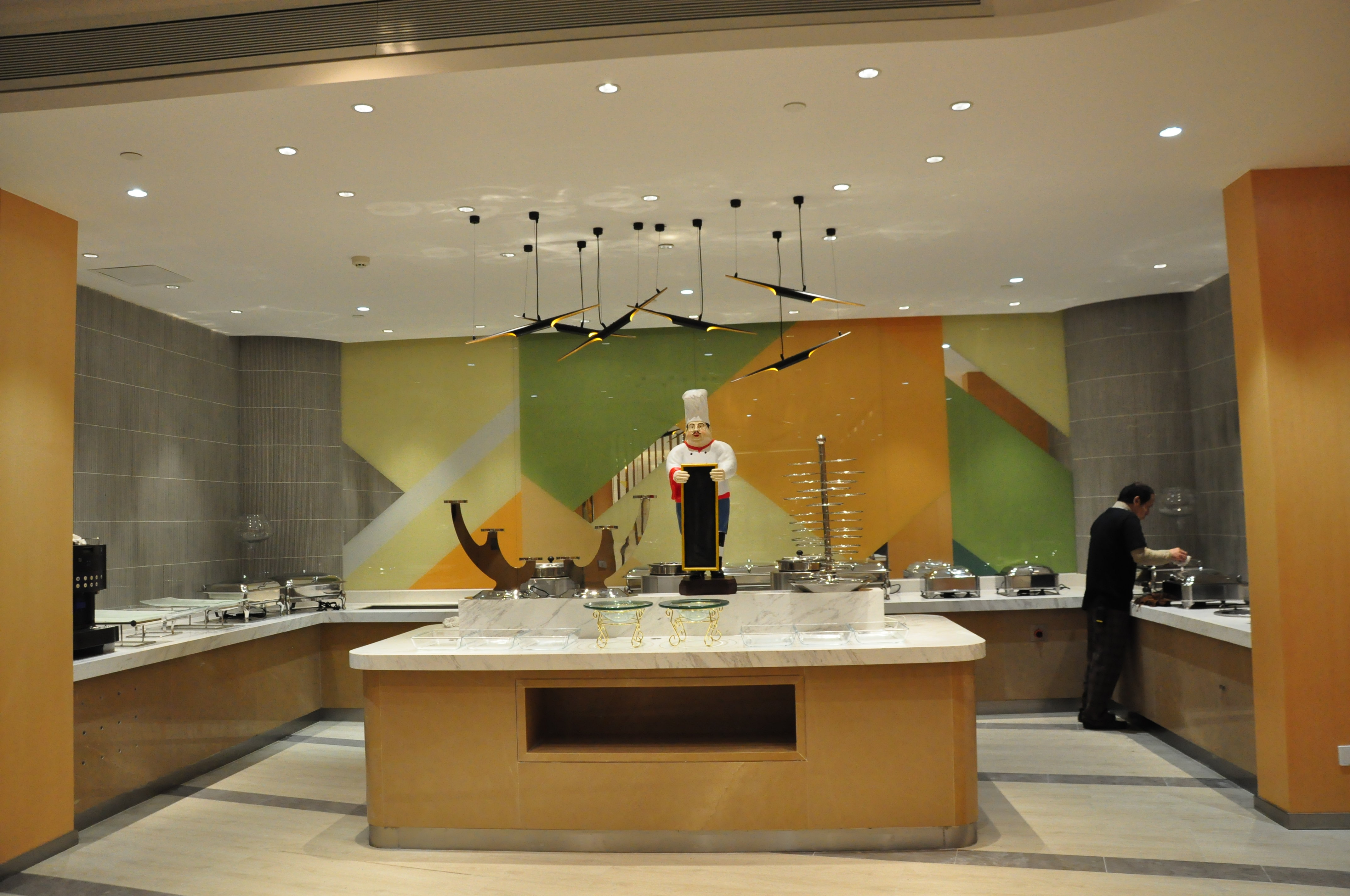 Holiday Inn Express Shanghai Zhenping 12/69