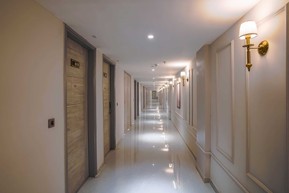 Clubhouse Hotel Chandigarh Mohali 33/47