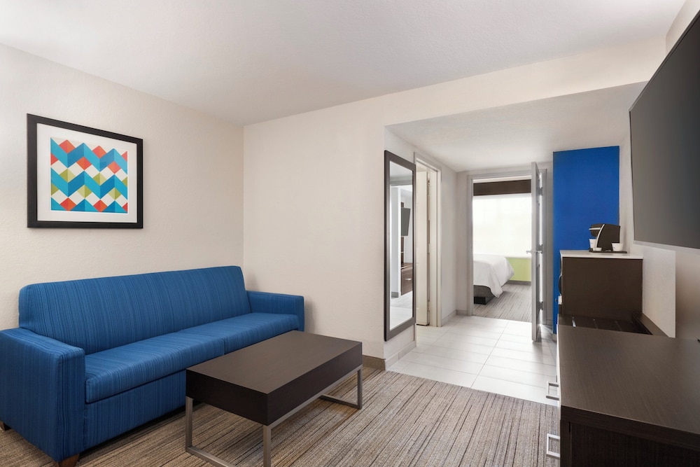 Holiday Inn Express Hotel & Suites Sarasota East - I-75 40/67