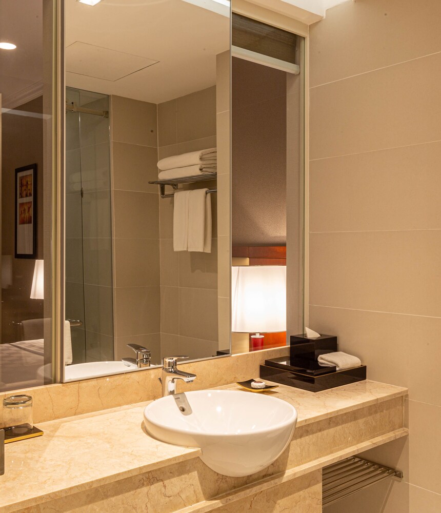 PREMIER, TWIN BEDS
