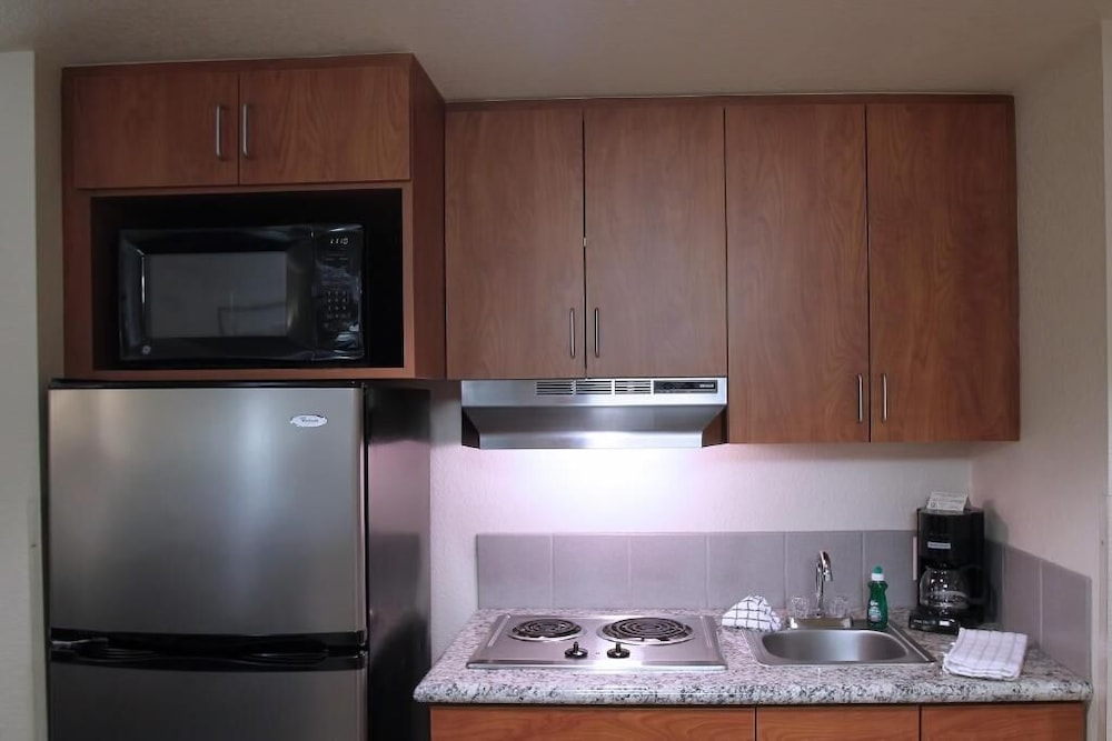Garden Place Suites 9/61