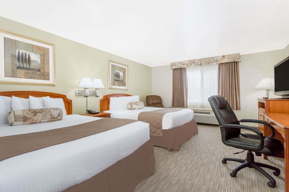 Ramada By Wyndham Ely 7/31