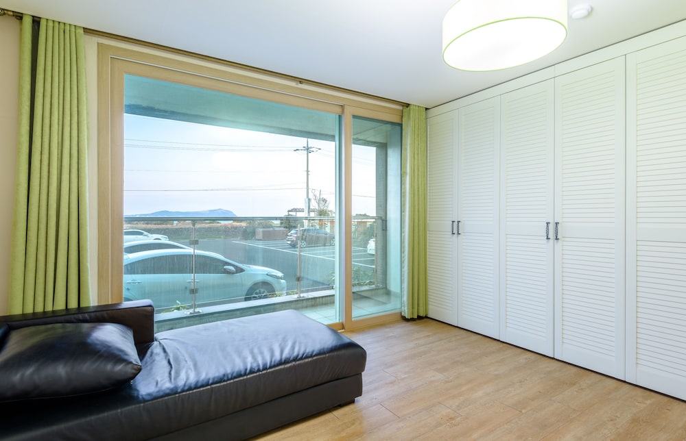 Areumdaun Resort 65/81